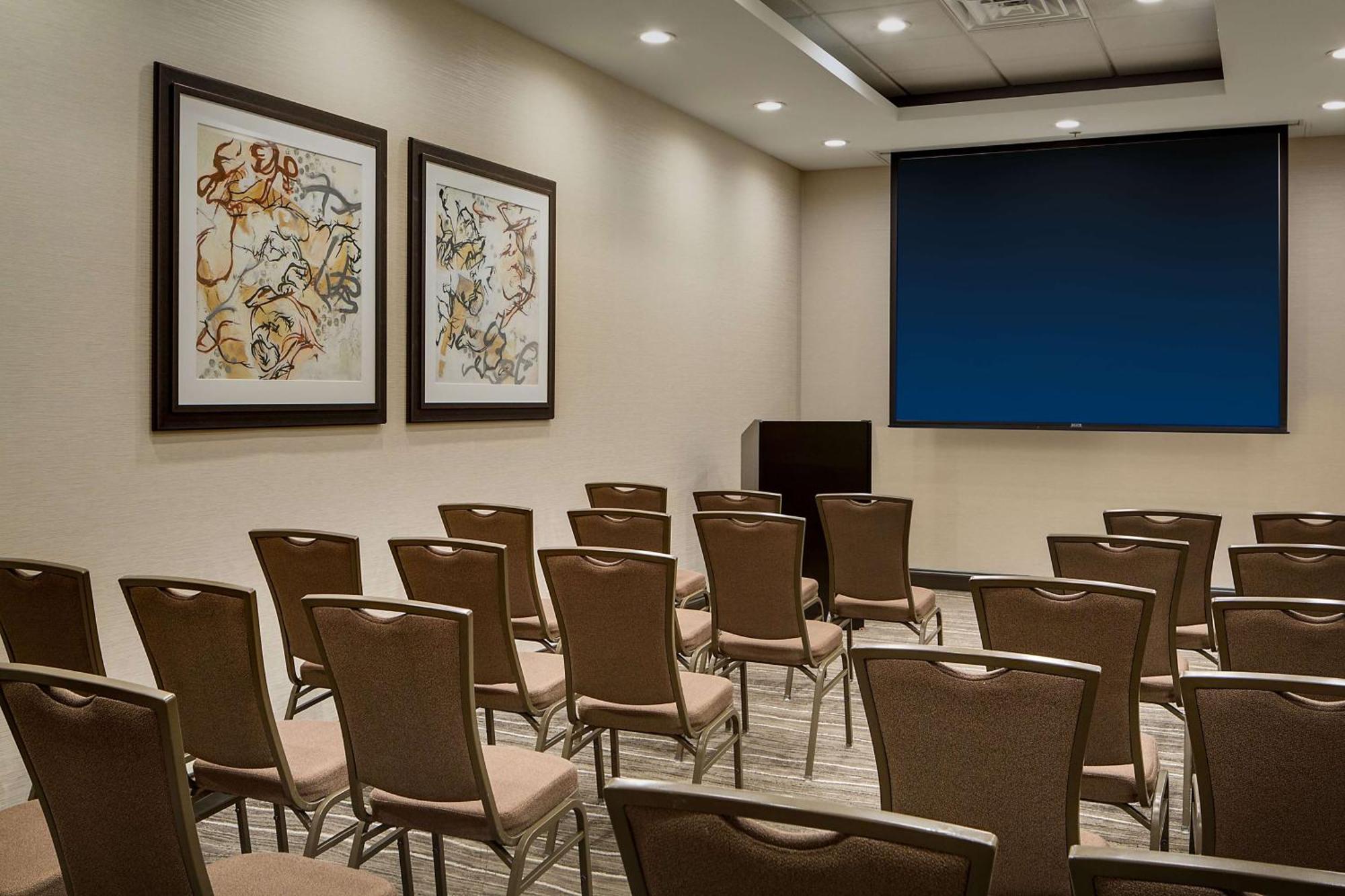 Embassy Suites By Hilton Dallas-Love Field Exterior photo