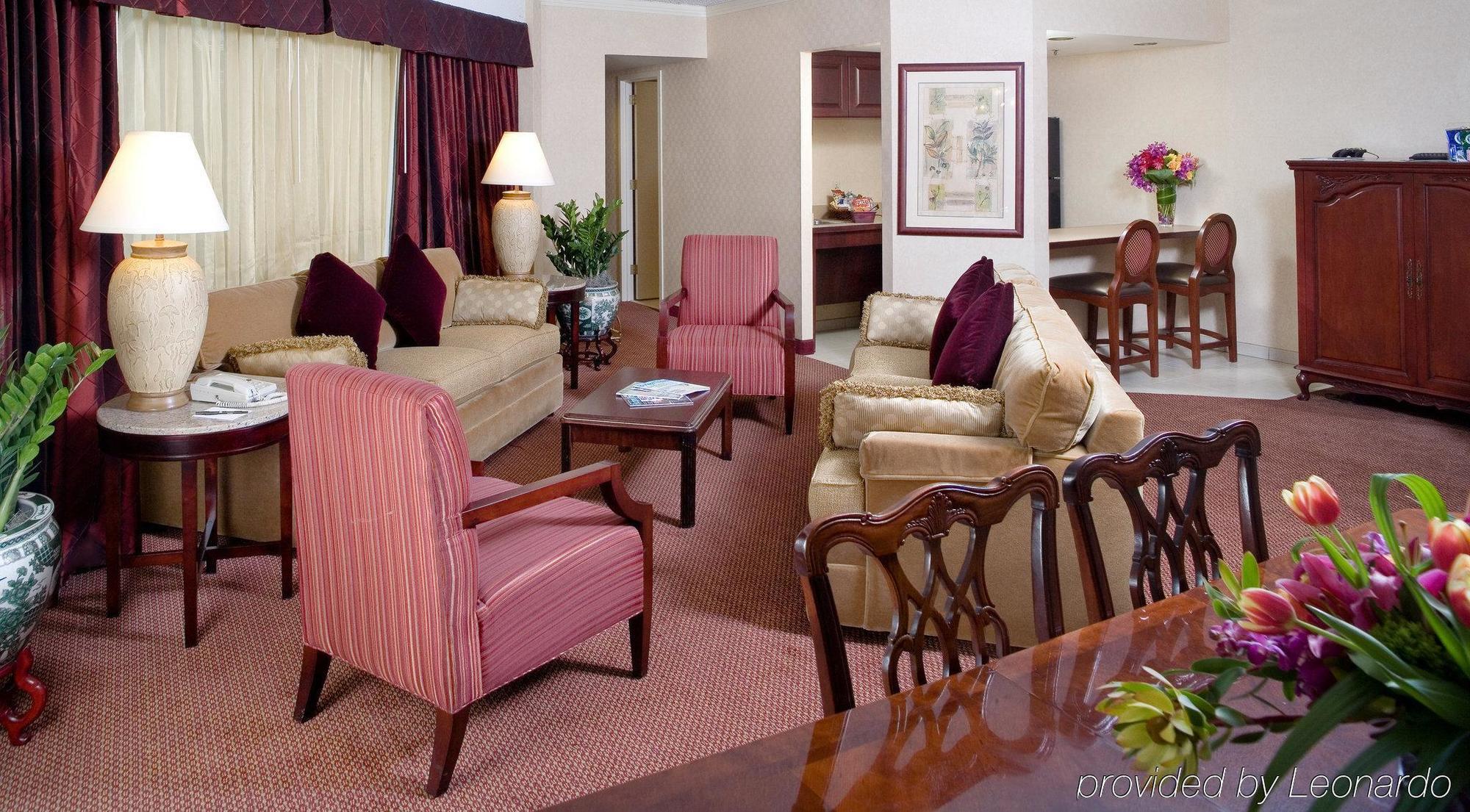 Embassy Suites By Hilton Dallas-Love Field Room photo