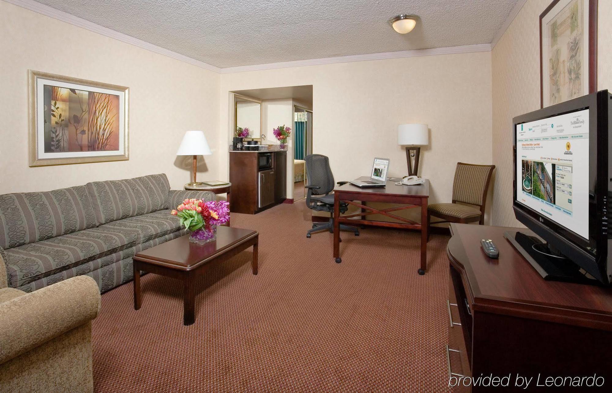 Embassy Suites By Hilton Dallas-Love Field Room photo